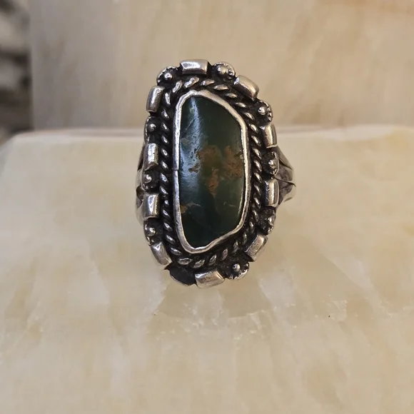 Vintage Green Turquoise Native American Silver Sterling Ring Size 6.5 - Picture 6 of 10